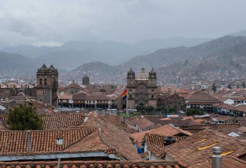 Общежитие Hostal Corihuasi