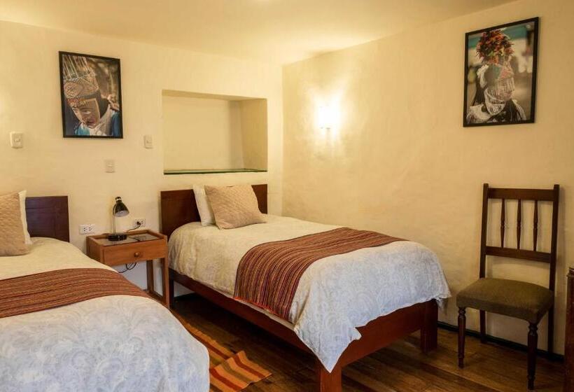 Общежитие Hostal Corihuasi