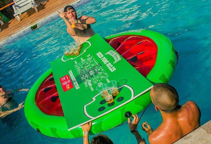 هاستل Wild Rover Beach Mancora