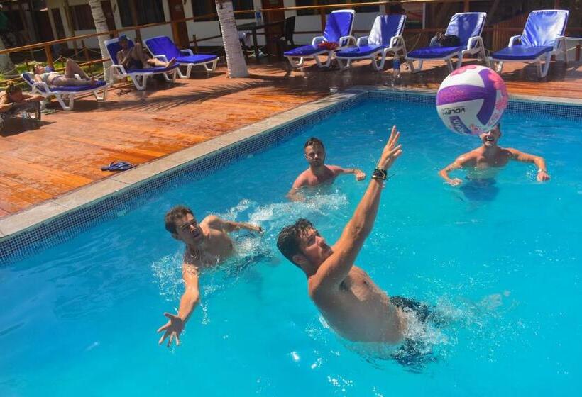 هاستل Wild Rover Beach Mancora