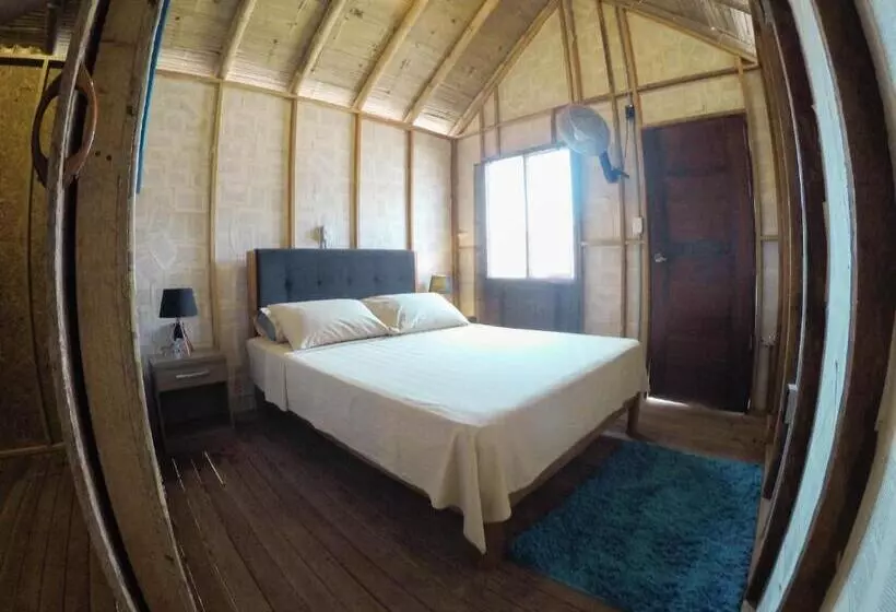 هاستل Wild Rover Beach Mancora