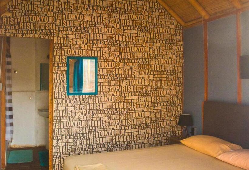 هاستل Wild Rover Beach Mancora