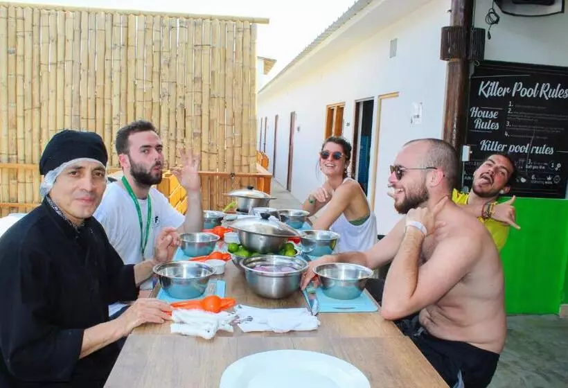 هاستل Wild Rover Beach Mancora
