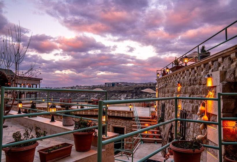 ホテル Cappadocia Nar Cave House & Swimming Pool
