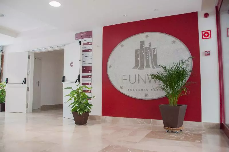 هتل Funway Academic Resort