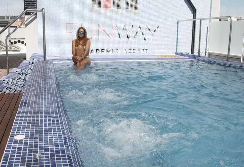 هتل Funway Academic Resort