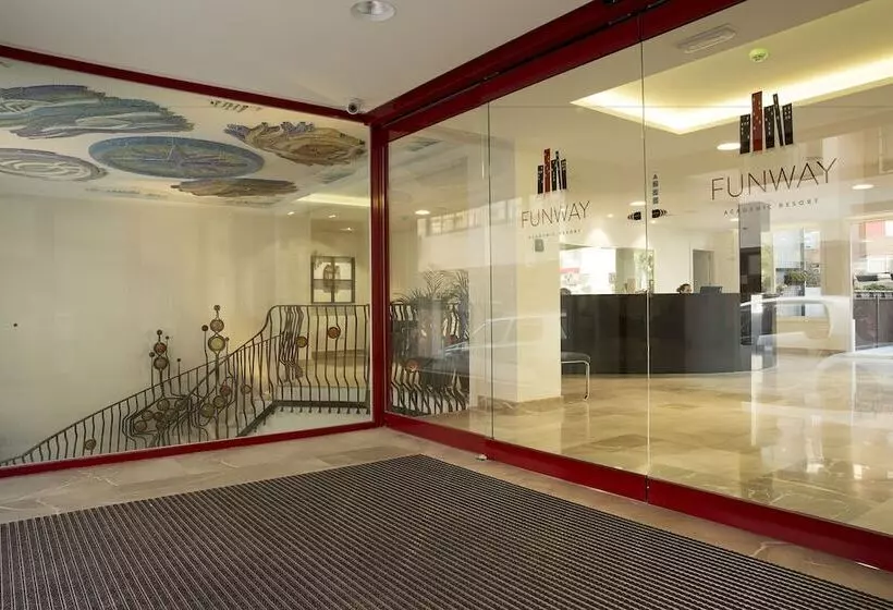 هتل Funway Academic Resort