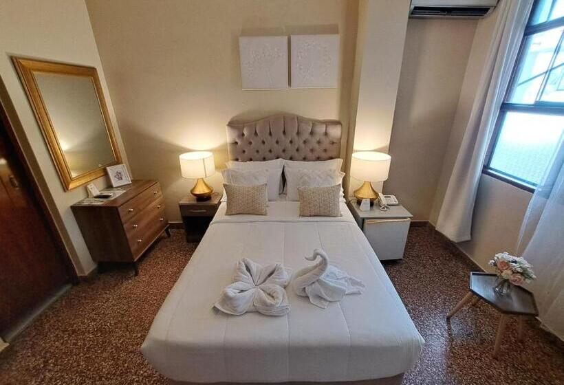 בית מלון כפרי Virrey Pucallpa Eirl