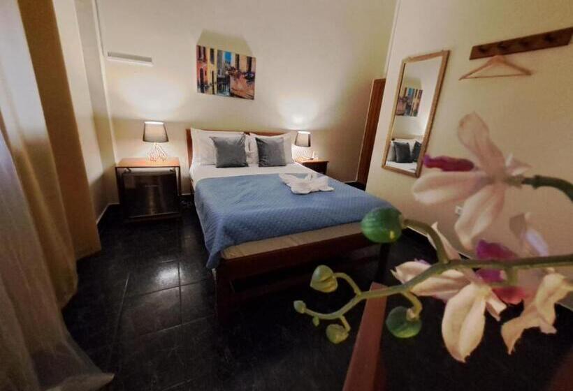 בית מלון כפרי Virrey Pucallpa Eirl