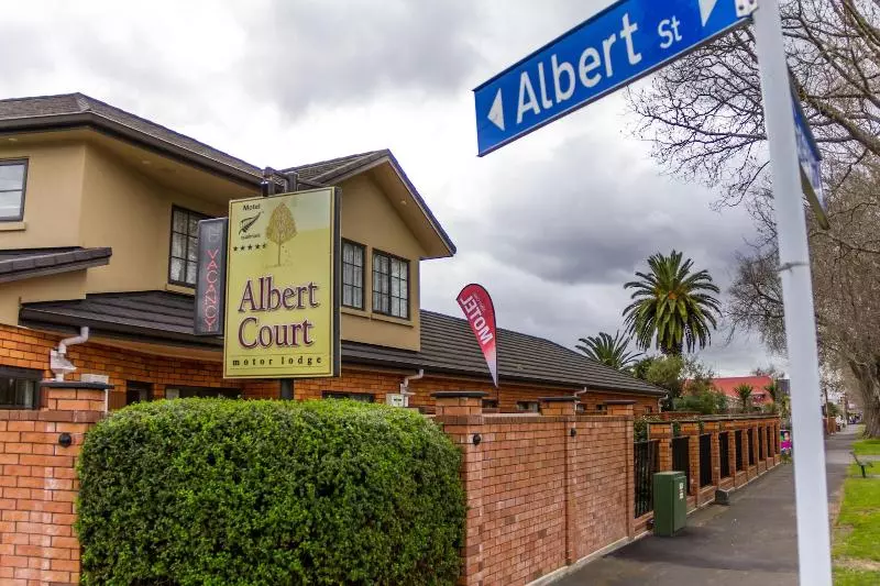 Hotelli Albert Court Motor Lodge