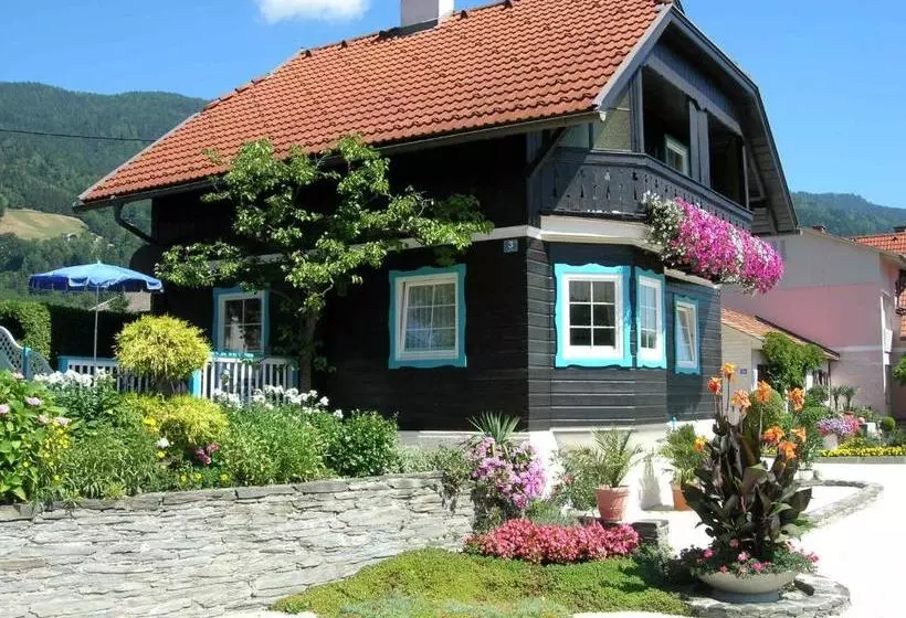 ホテル Haus Thon
