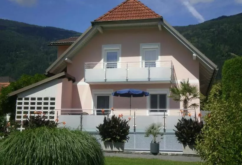 ホテル Haus Thon