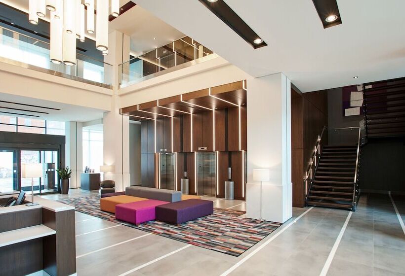 Holiday Inn Hotel & Suites Montreal Centre Ville Ouest, An Ihg