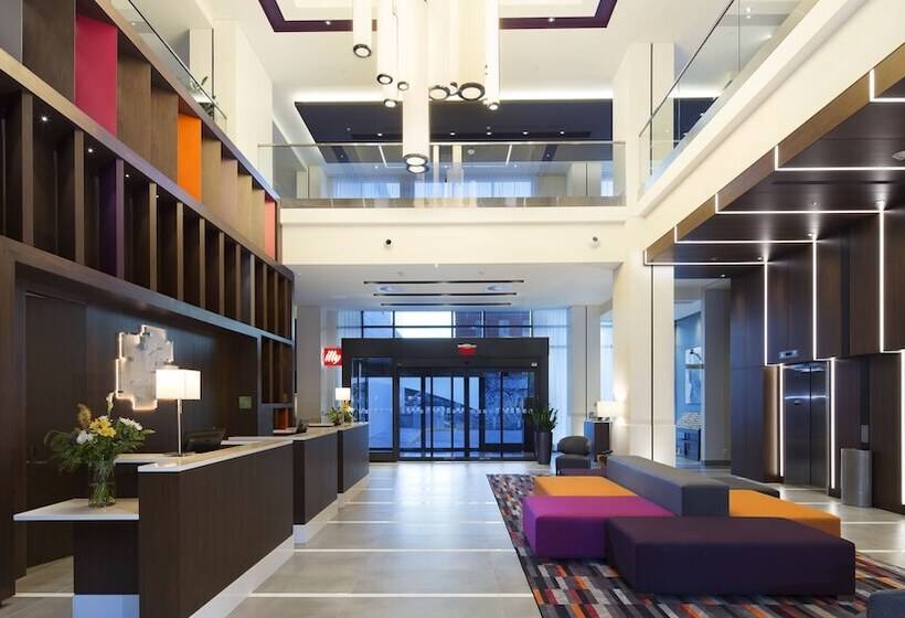 Holiday Inn Hotel & Suites Montreal Centre Ville Ouest, An Ihg