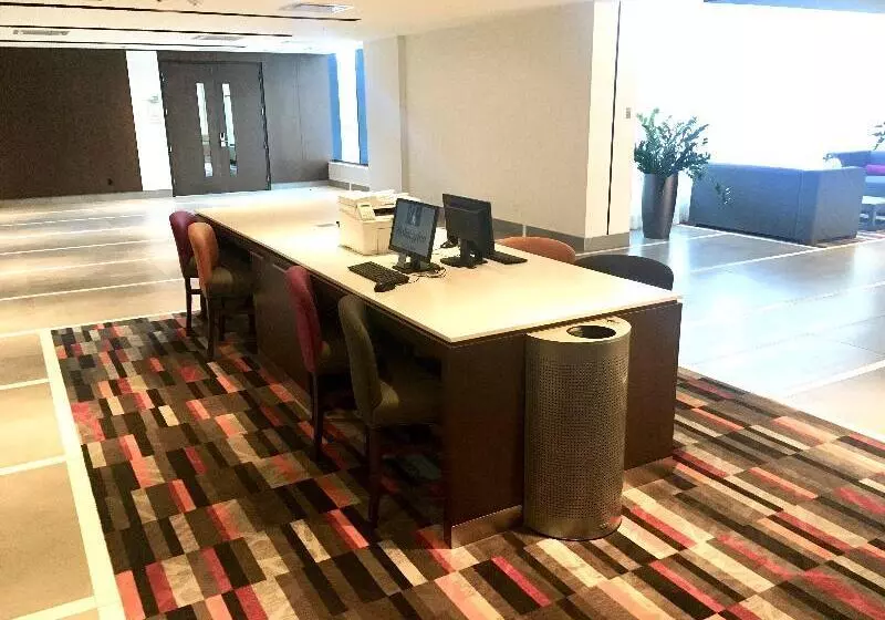 Holiday Inn Hotel & Suites   Montreal Centre Ville Ouest, An Ihg