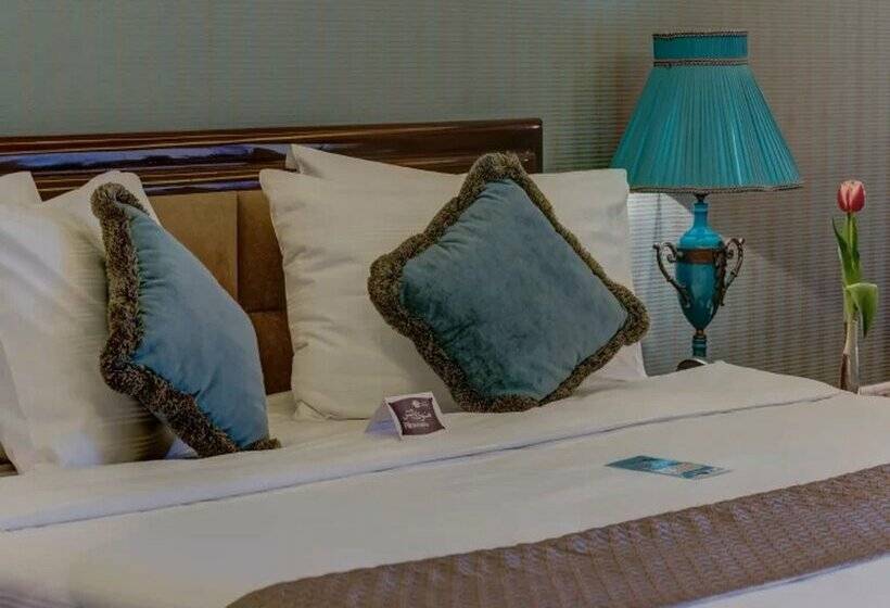 ホテル Shiraz Grand