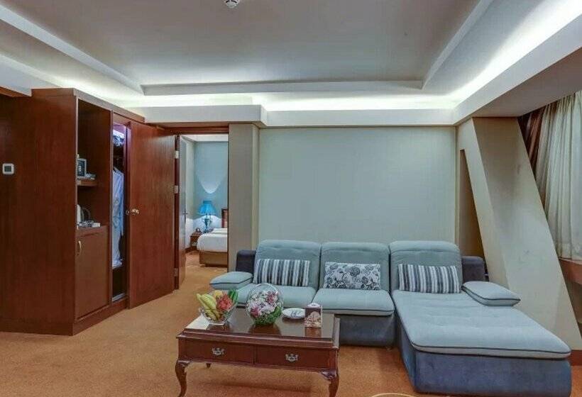 ホテル Shiraz Grand