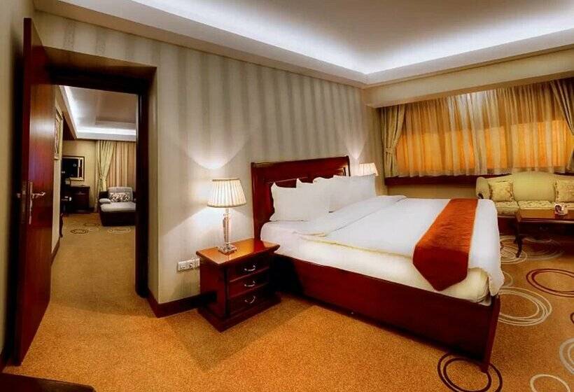 ホテル Shiraz Grand