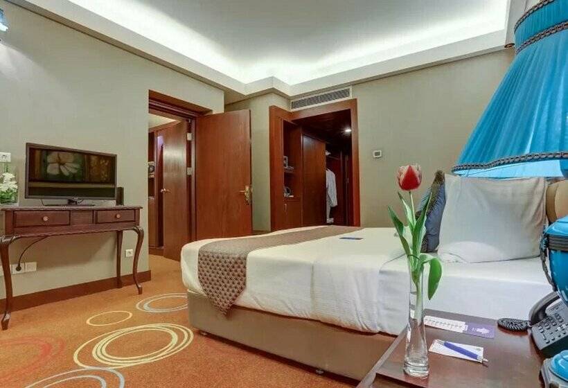 ホテル Shiraz Grand