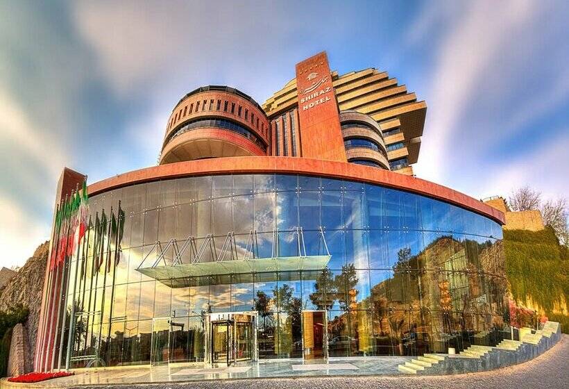 ホテル Shiraz Grand