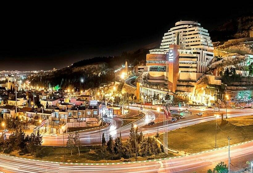 ホテル Shiraz Grand