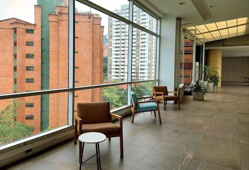 בית מלון כפרי Viaggio Medellin Grand Select