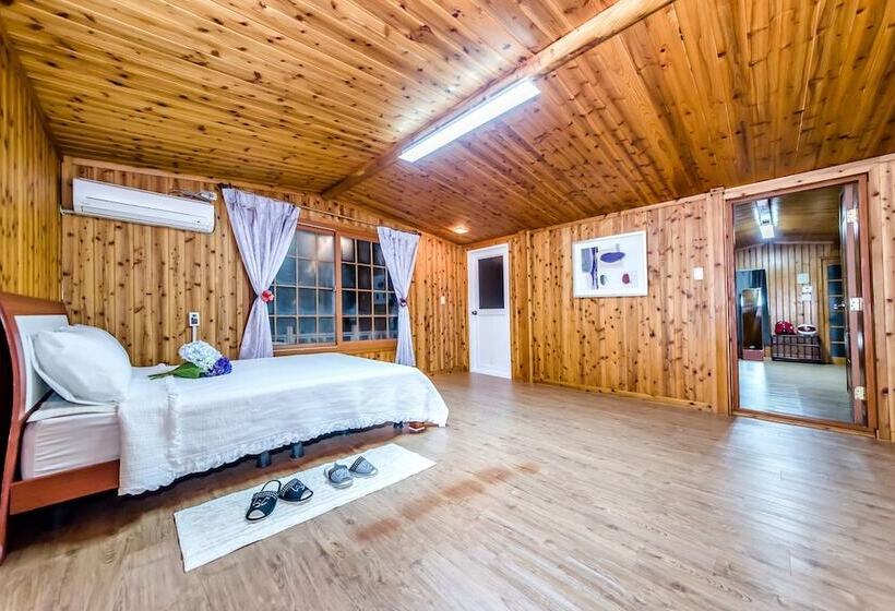 The May Of Jeju House Pension