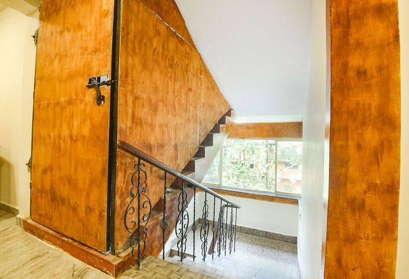 Fabhotel Grand Royal Palms