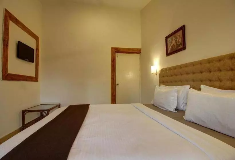 Fabhotel Grand Royal Palms