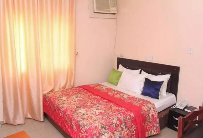 هتل Qeesh Quintessential Apartments