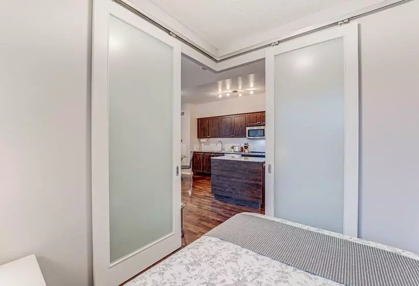 Rivetstays - The Neptune