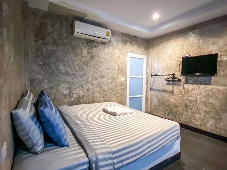 Hotel The Seathru Kohlarn