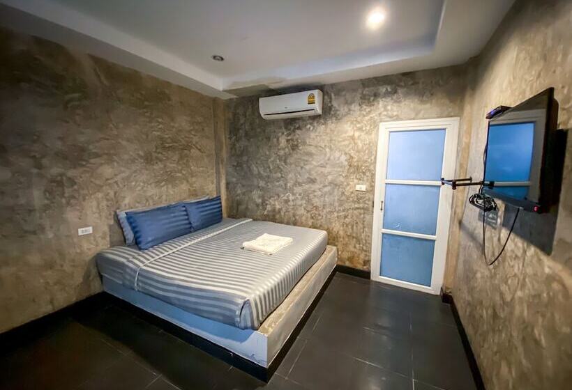 Hotel The Seathru Kohlarn