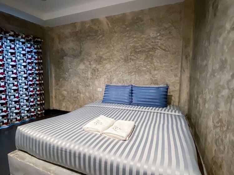 Hotel The Seathru Kohlarn