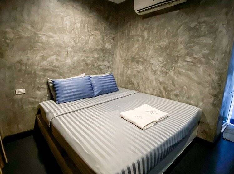 Hotel The Seathru Kohlarn