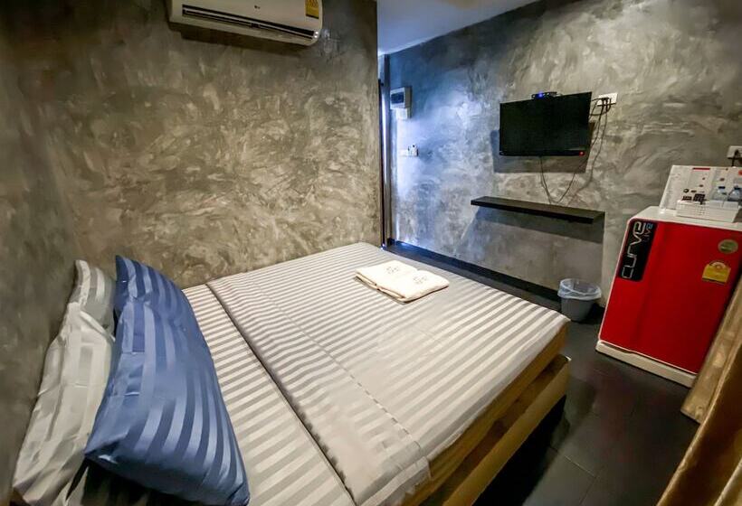 Hotel The Seathru Kohlarn