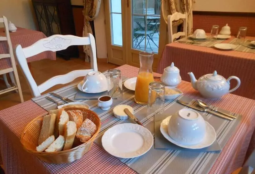 Aamiaismajoitus (B&B) Les Passiflores