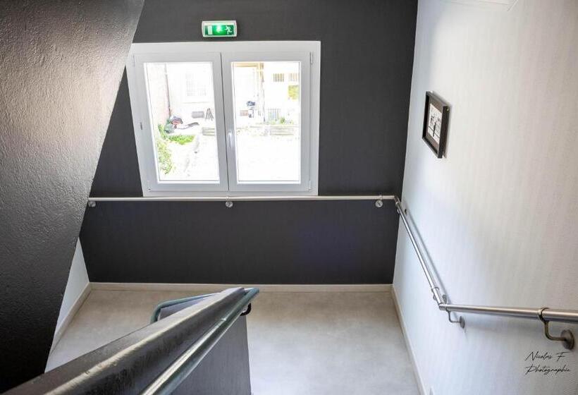 בית מלון כפרי De La Cathedrale