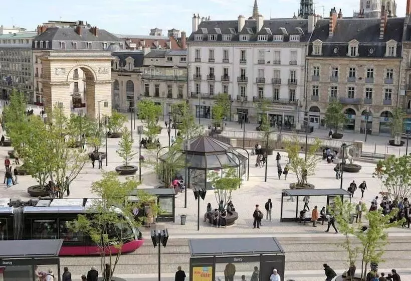 هتل Hôtel Lamartine Parking Dauphine