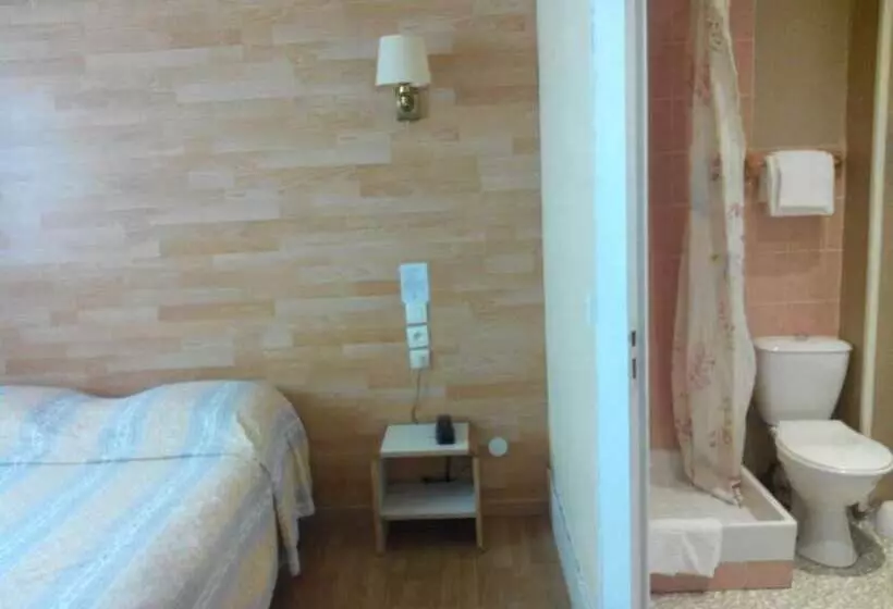 هتل Hôtel Lamartine Parking Dauphine