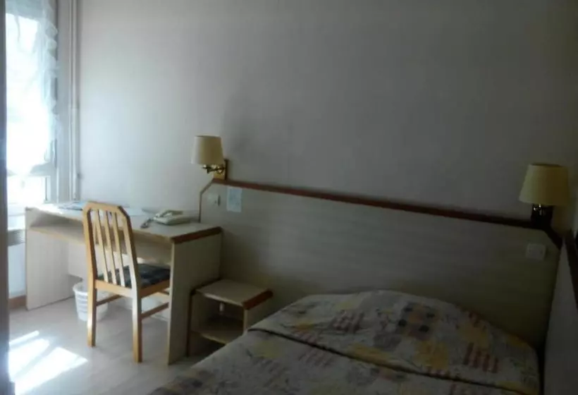هتل Hôtel Lamartine Parking Dauphine