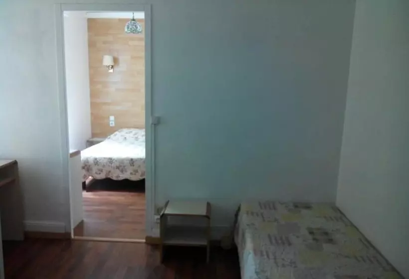 هتل Hôtel Lamartine Parking Dauphine