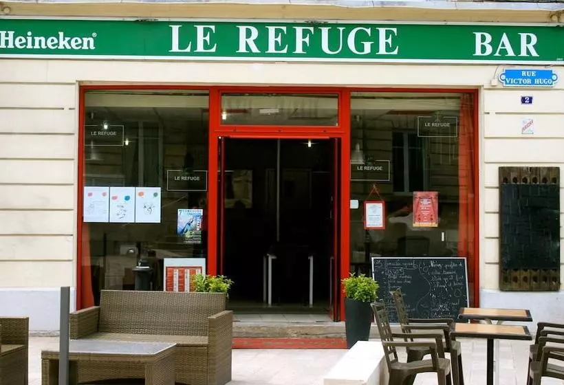 ホテル Hôtel Restaurant Le Refuge