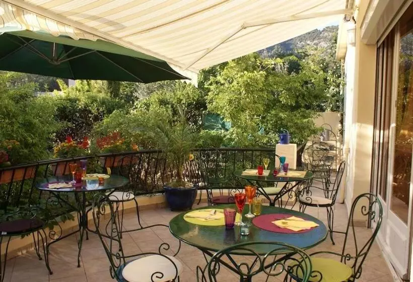 ホテル Hôtel Restaurant Les Oliviers