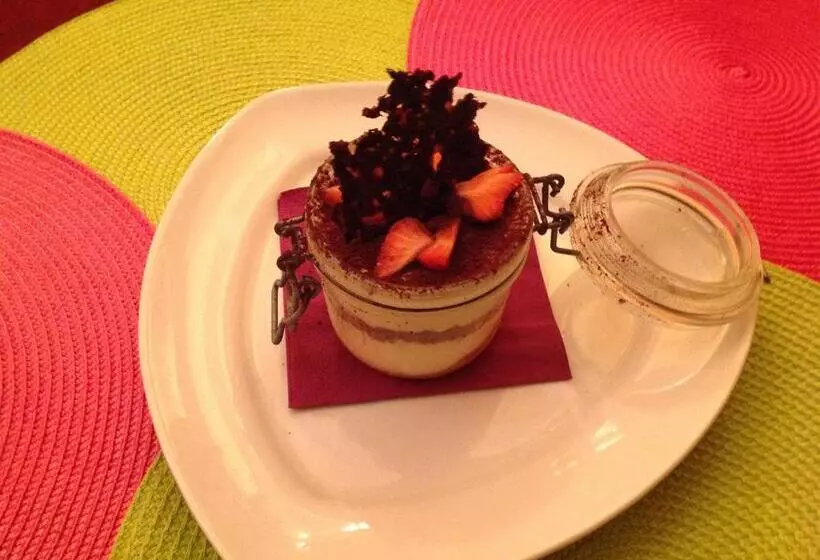 ホテル Hôtel Restaurant Les Oliviers