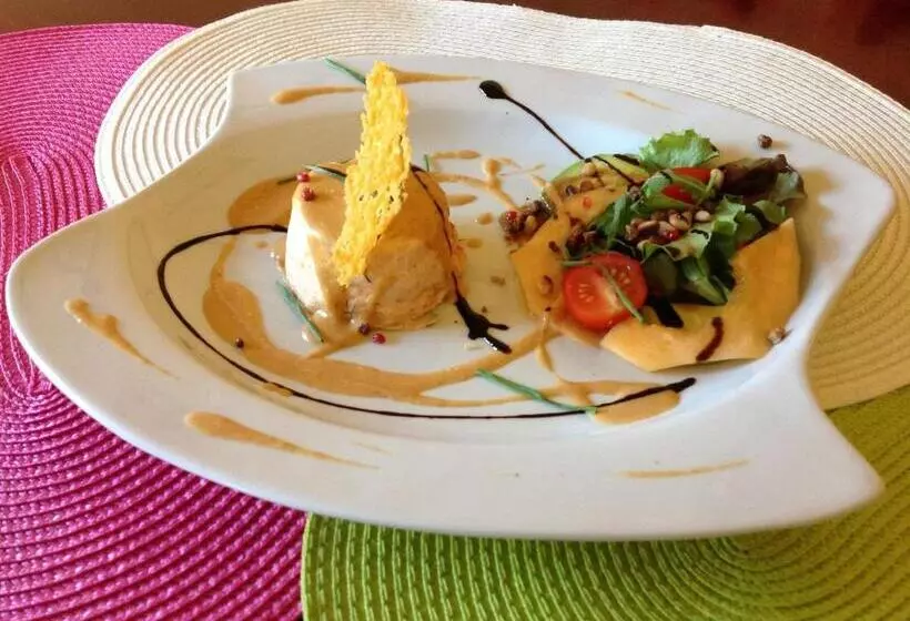 ホテル Hôtel Restaurant Les Oliviers