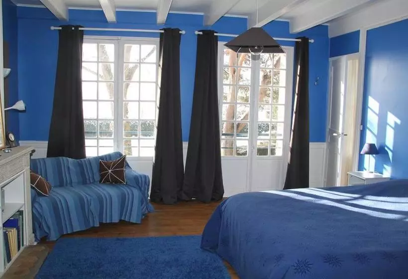 تختخواب و صبحانه Chambres D'hôtes Manoir Du Buquet