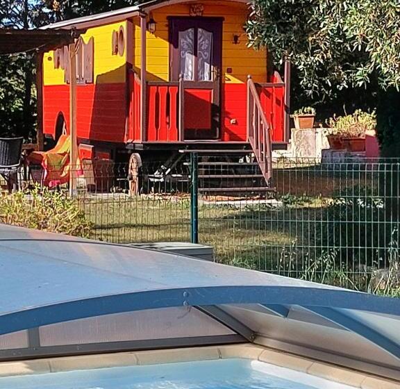 Bed and Breakfast Gites Et Roulottes Du Grand Puits