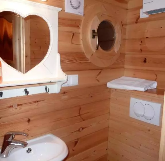 Aamiaismajoitus (B&B) Gites Et Roulottes Du Grand Puits