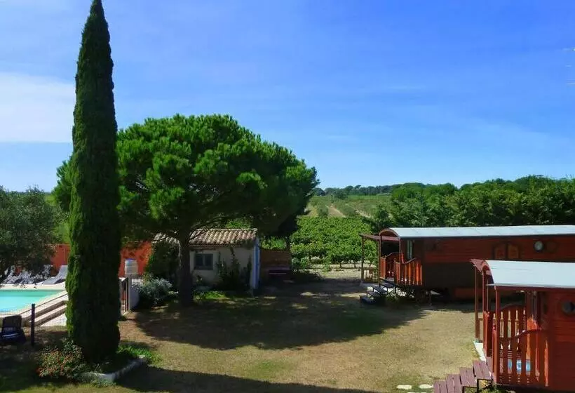 Aamiaismajoitus (B&B) Gites Et Roulottes Du Grand Puits